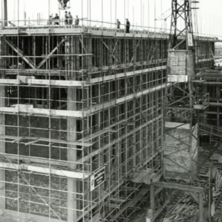 Baustelle mit Gerüst bei Linde Material Handling in Aschaffenburg Baustelle mit Gerüst bei Linde Material Handling in Aschaffenburg