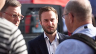 Alexander Schmidt und Fabian Scherer im Gespräch mit Messebesuchern der Inter Aiport 2017 Alexander Schmidt und Fabian Scherer im Gespräch mit Messebesuchern der Inter Aiport 2017