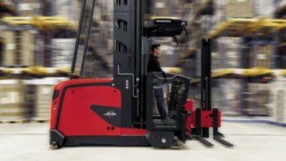 Hubhöhen bis 18 Meter sowie verbesserter Ergonomie - gleichzeitig ein deutliches Plus an Performance und Sicherheit. Die neuen K-Geräte von Linde Material Handling.