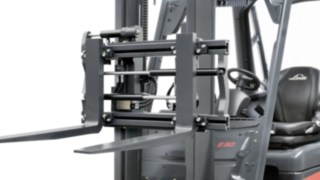 Beste Sicht im Hauptarbeitsbereich Das neue Zinkenverstellgerät „View“ von Linde Material Handling.