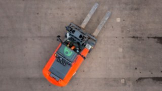 Elektroschwerlaststapler von Linde Material Handling im Einsatz.