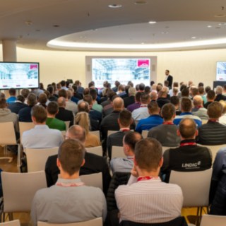 Vorstellung vom neuen Linde Kommissioniererkonzept in der Gläsernen Manufaktur Dresden