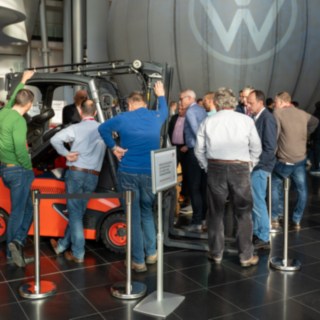 Vorstellung vom neuen Linde Kommissioniererkonzept in der Gläsernen Manufaktur Dresden