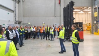 INTELLIGENT AUTOMATISIEREN INTELLIGENT AUTOMATISIEREN