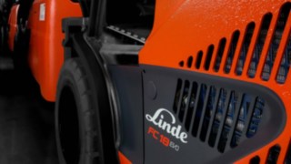 Linde FC18 mit Brennstoffzellen-Antrieb Linde FC18 mit Brennstoffzellen-Antrieb